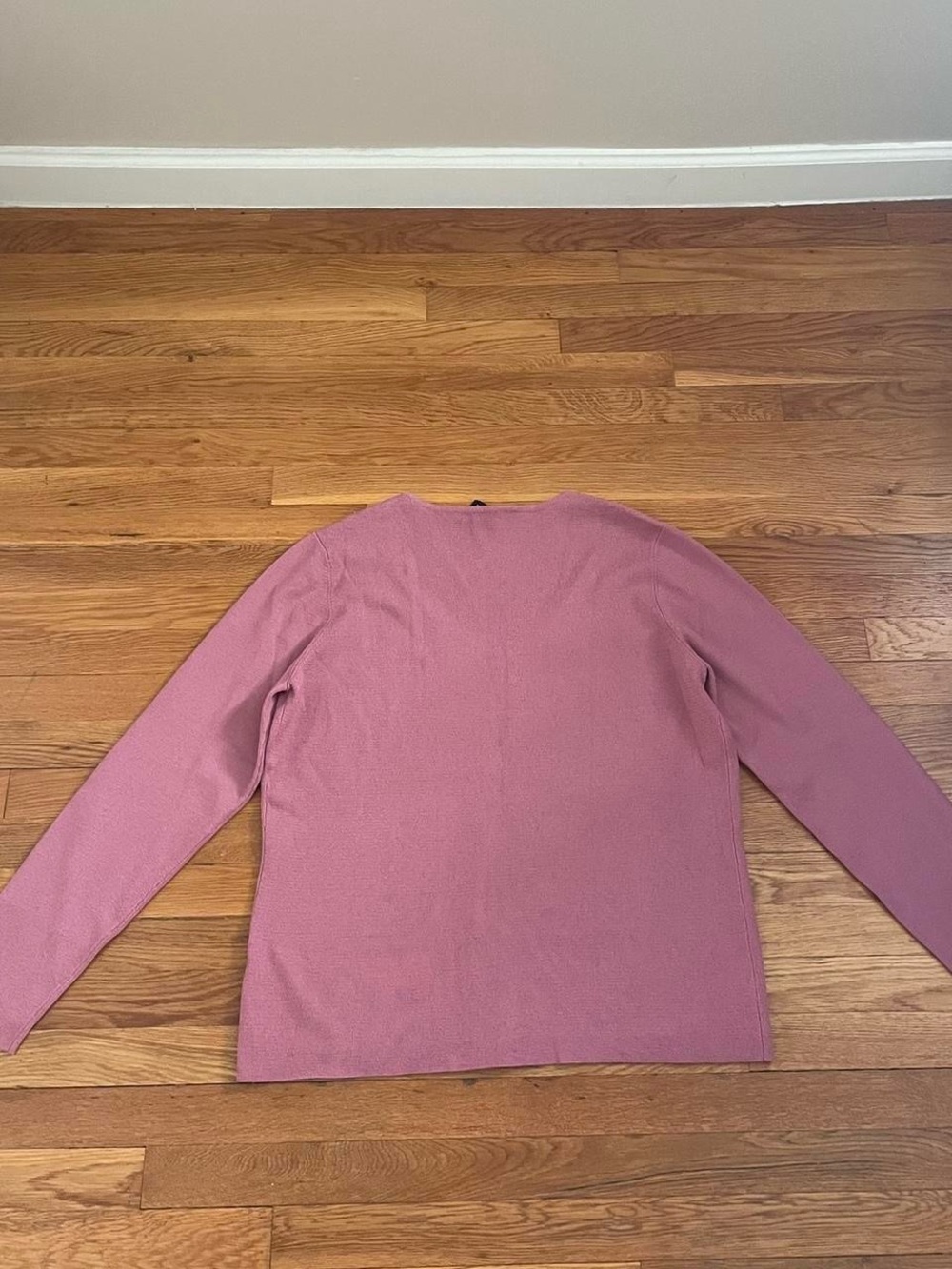 new york & company v neck top
